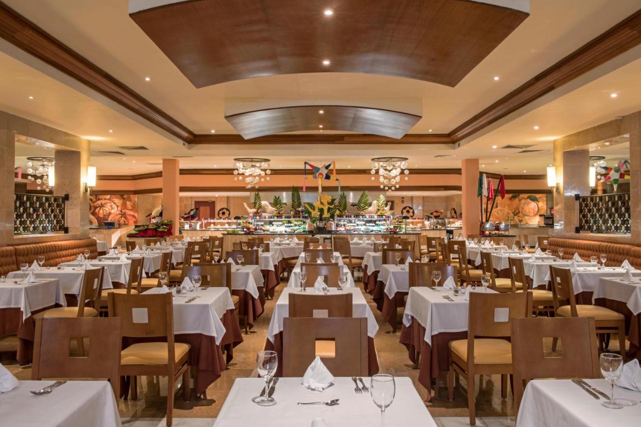 Grand Sunset Princess بلايا ديل كارمن المظهر الخارجي الصورة The buffet at the hotel