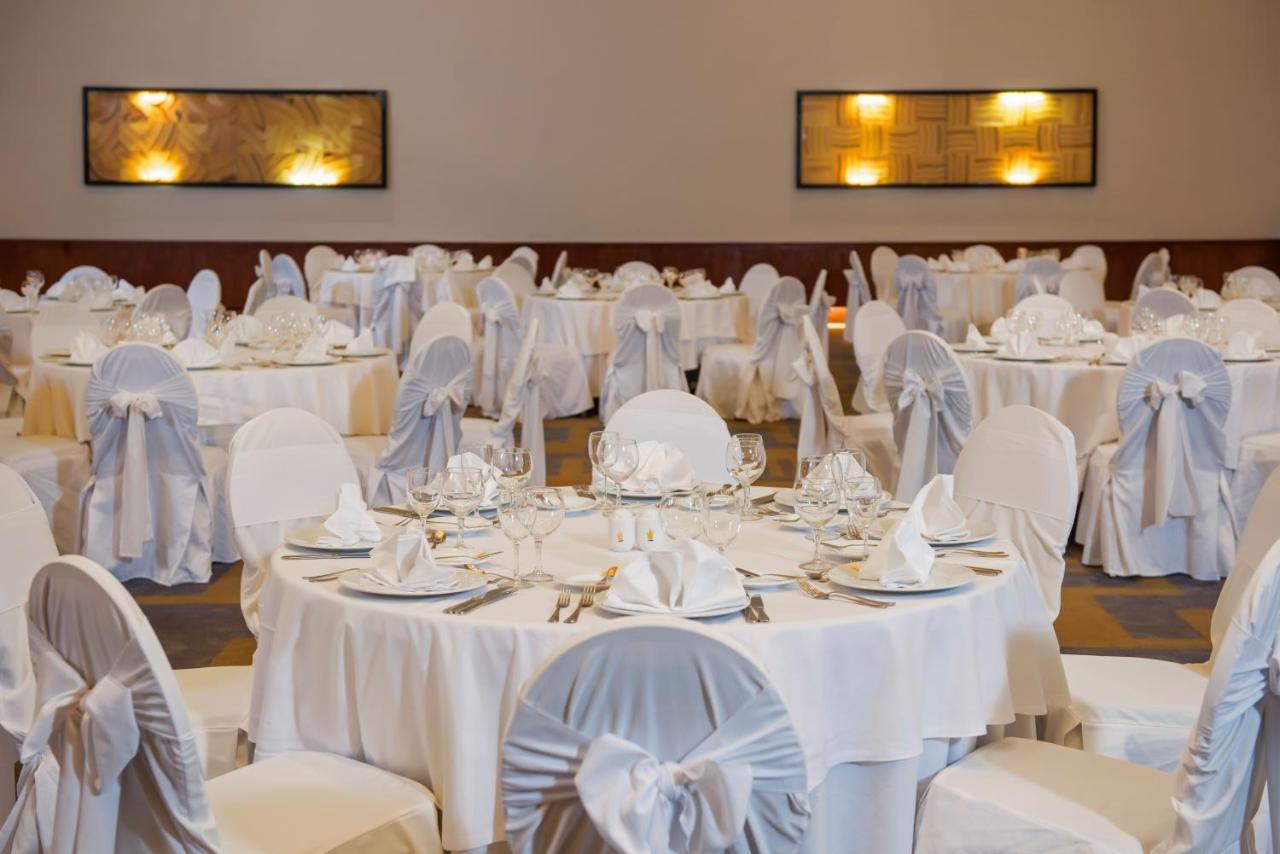 Grand Sunset Princess بلايا ديل كارمن المظهر الخارجي الصورة The ballroom at the hotel