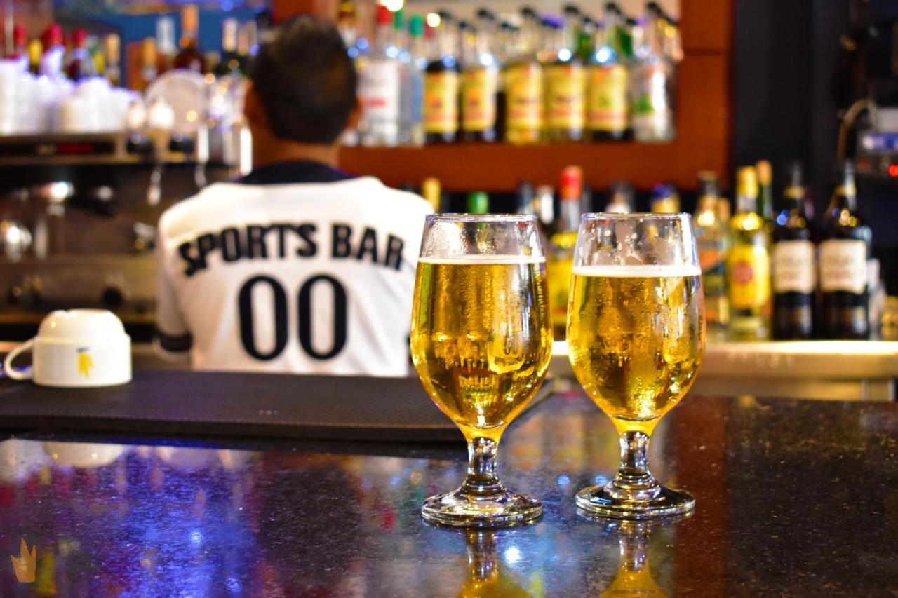 Grand Sunset Princess بلايا ديل كارمن المظهر الخارجي الصورة Beer at a sports bar