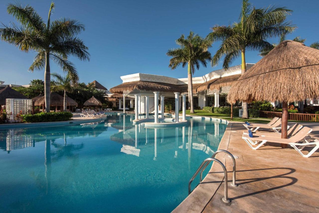 Grand Sunset Princess بلايا ديل كارمن المظهر الخارجي الصورة Pool at Iberostar Grand Hotel Bávaro