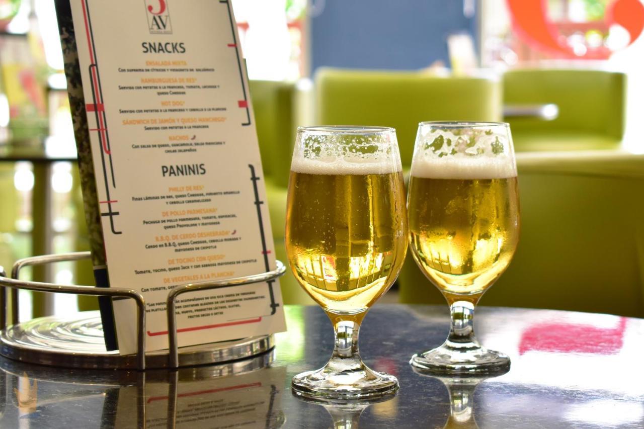 Grand Sunset Princess بلايا ديل كارمن المظهر الخارجي الصورة Beer in tulip glasses