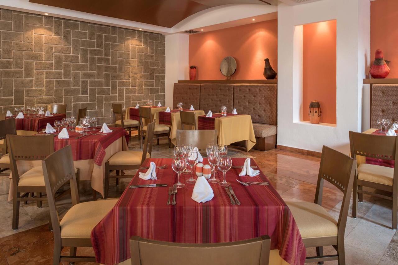 Grand Sunset Princess بلايا ديل كارمن المظهر الخارجي الصورة Restaurant at the hotel